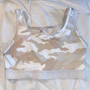 Nike sports bra Medium